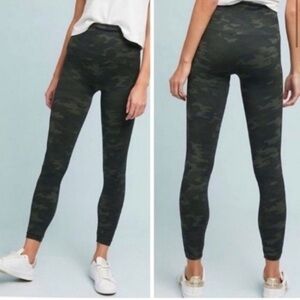 Spanx Women’s Camo Cropped Shapewear Leggings Army Green Size Medium